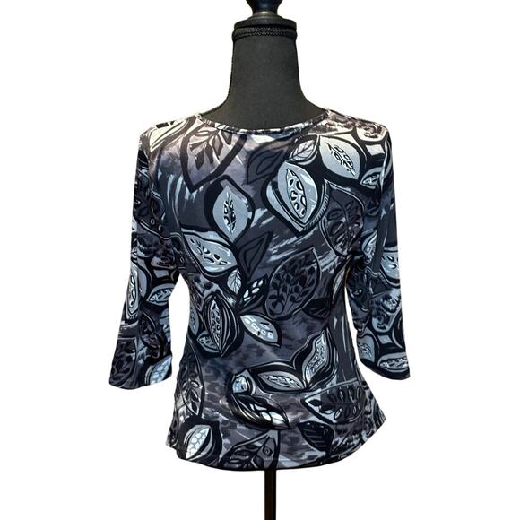Women's Rayna Z V-Neck, 3/4 Sleeve Stretchy Floral Top, Size Med., EUC - Picture 3 of 3